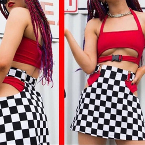 BUCKLE HALTER TOP - Picture 2 of 4